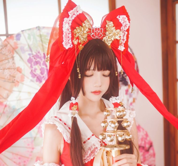 2.jpg 桜桃喵《灵梦 新年快乐》：挥舞新年的祝福  桜桃喵 第2张