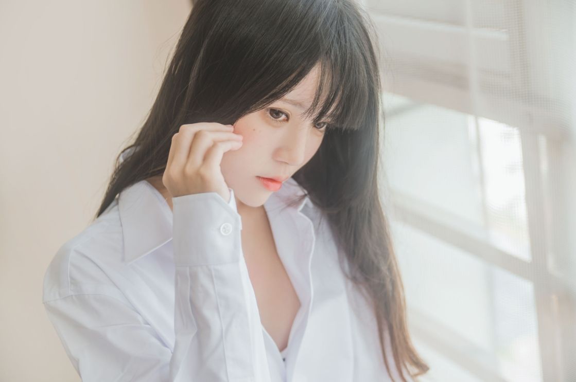 3.jpg 桜桃喵《白衬衫散发》— 天使的眼神与白衬衫的温柔  桜桃喵 第3张